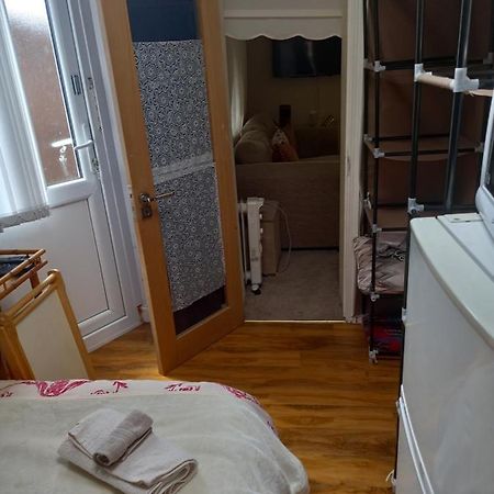 Larchmont Stay Side En Suite With Small Double Bed 莱切斯特 外观 照片