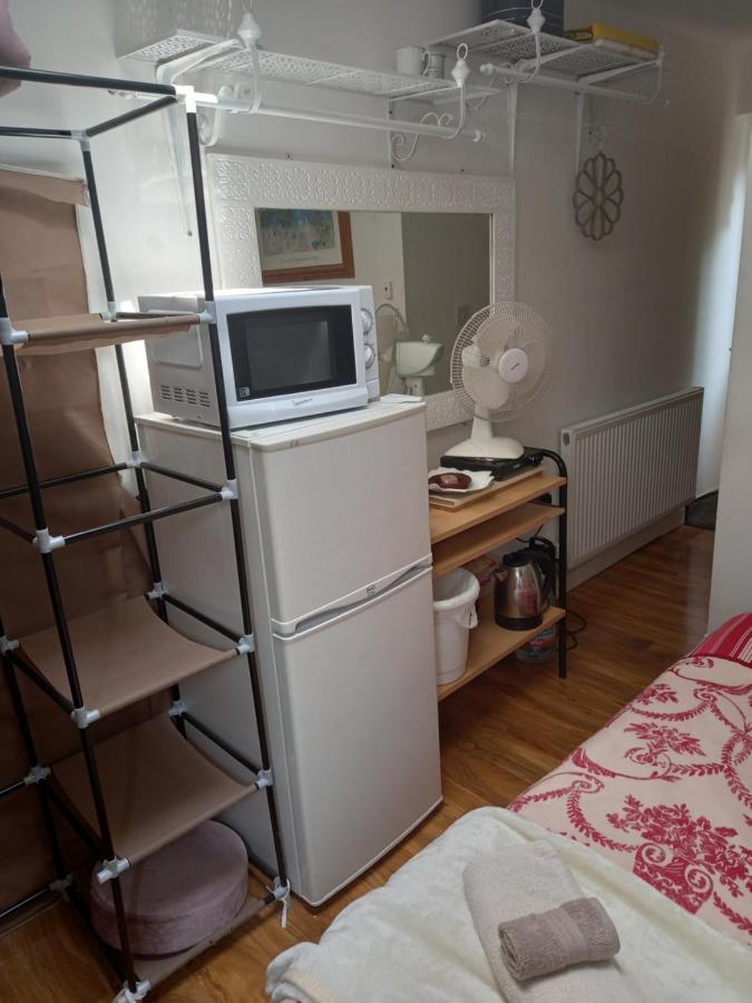 Larchmont Stay Side En Suite With Small Double Bed 莱切斯特 外观 照片